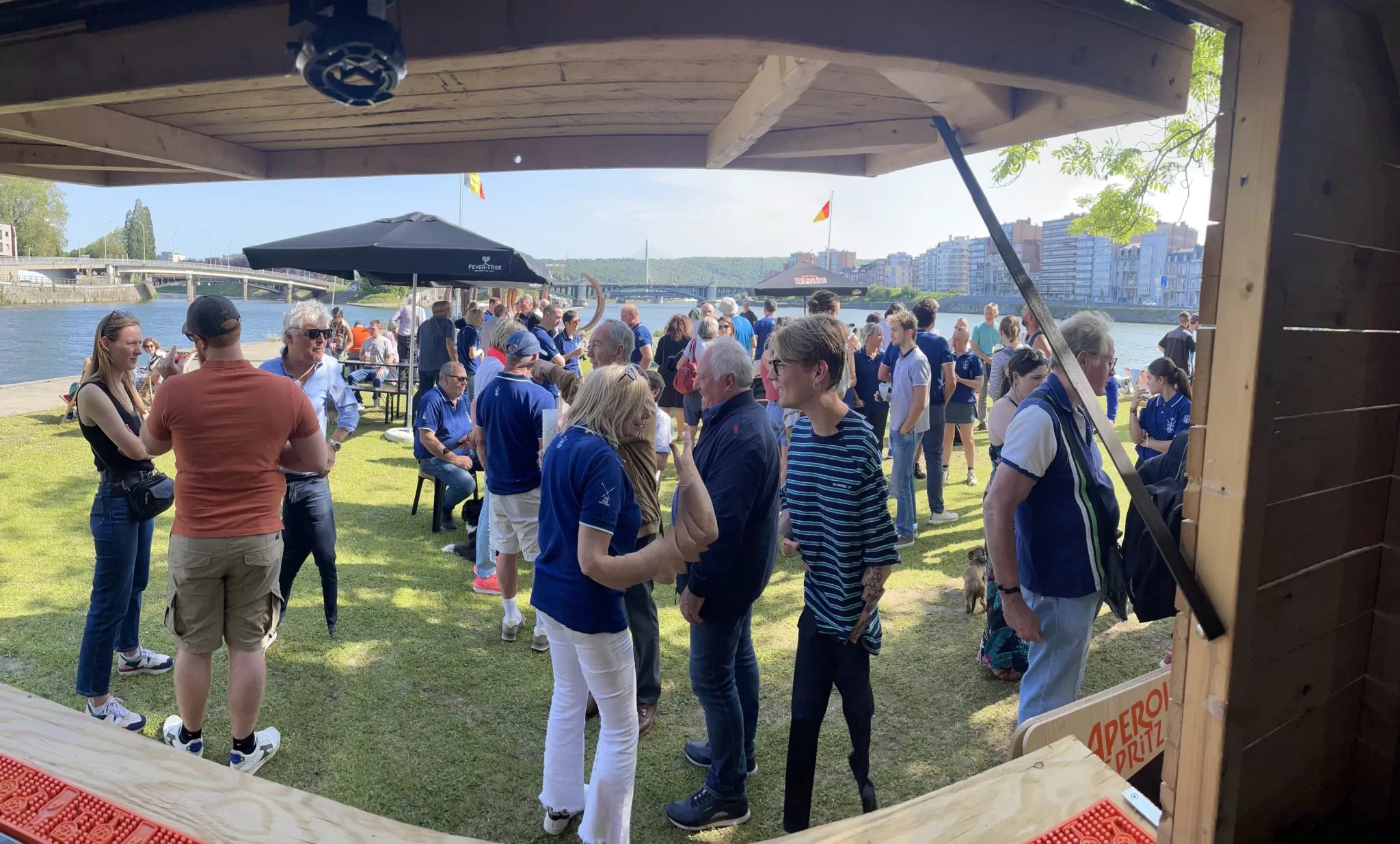 Ambiance conviviale au club house